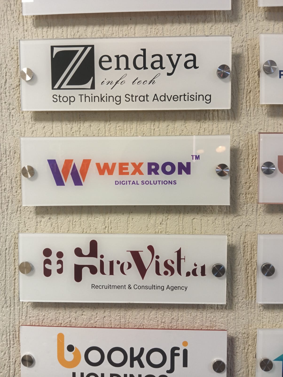 Wexron Nameboard